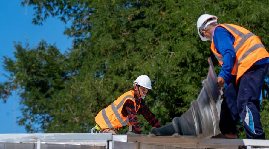 Professional gutter cleaning in Farwell, NE